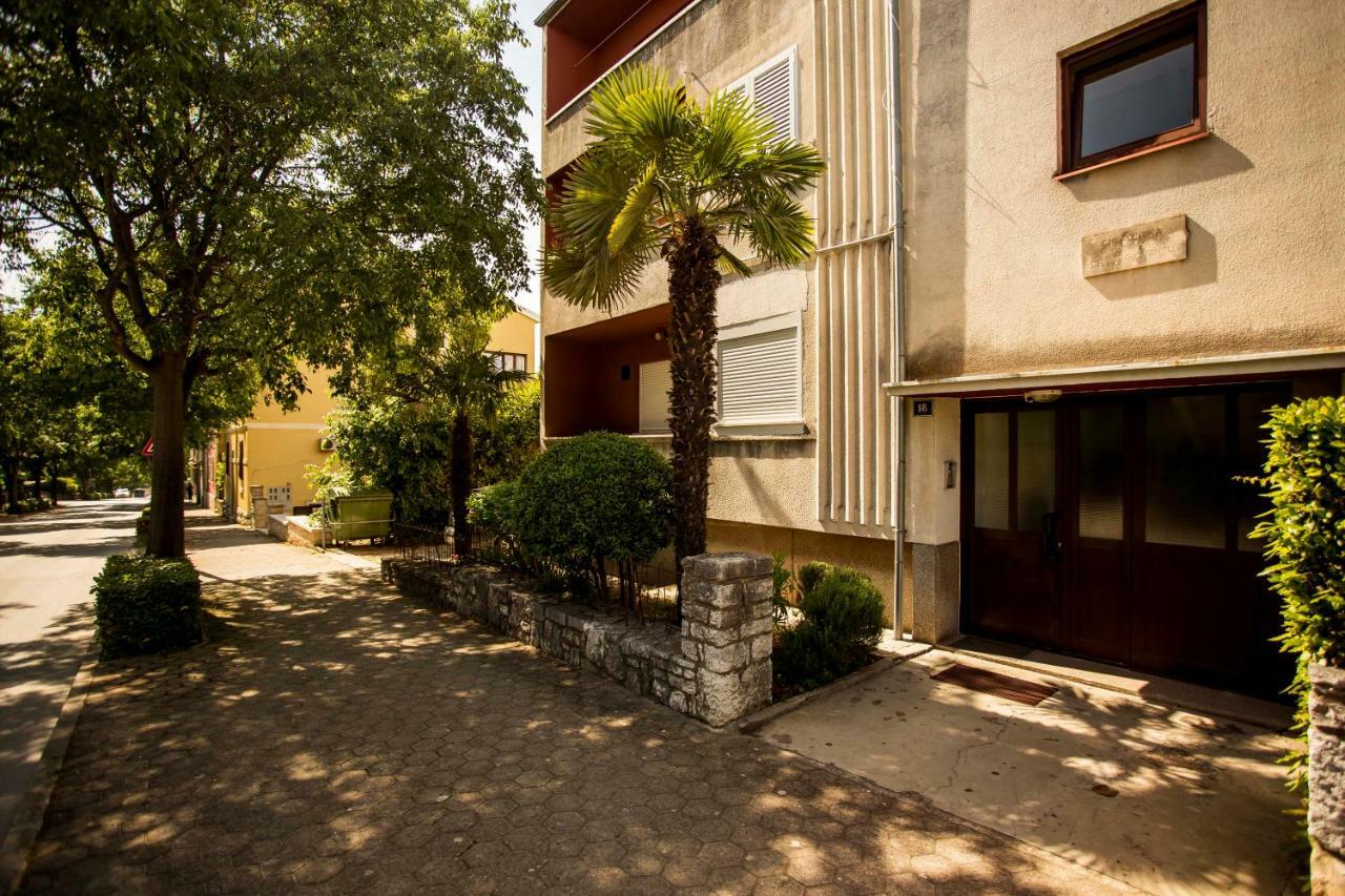 Apartman Barbara ロヴィニ エクステリア 写真
