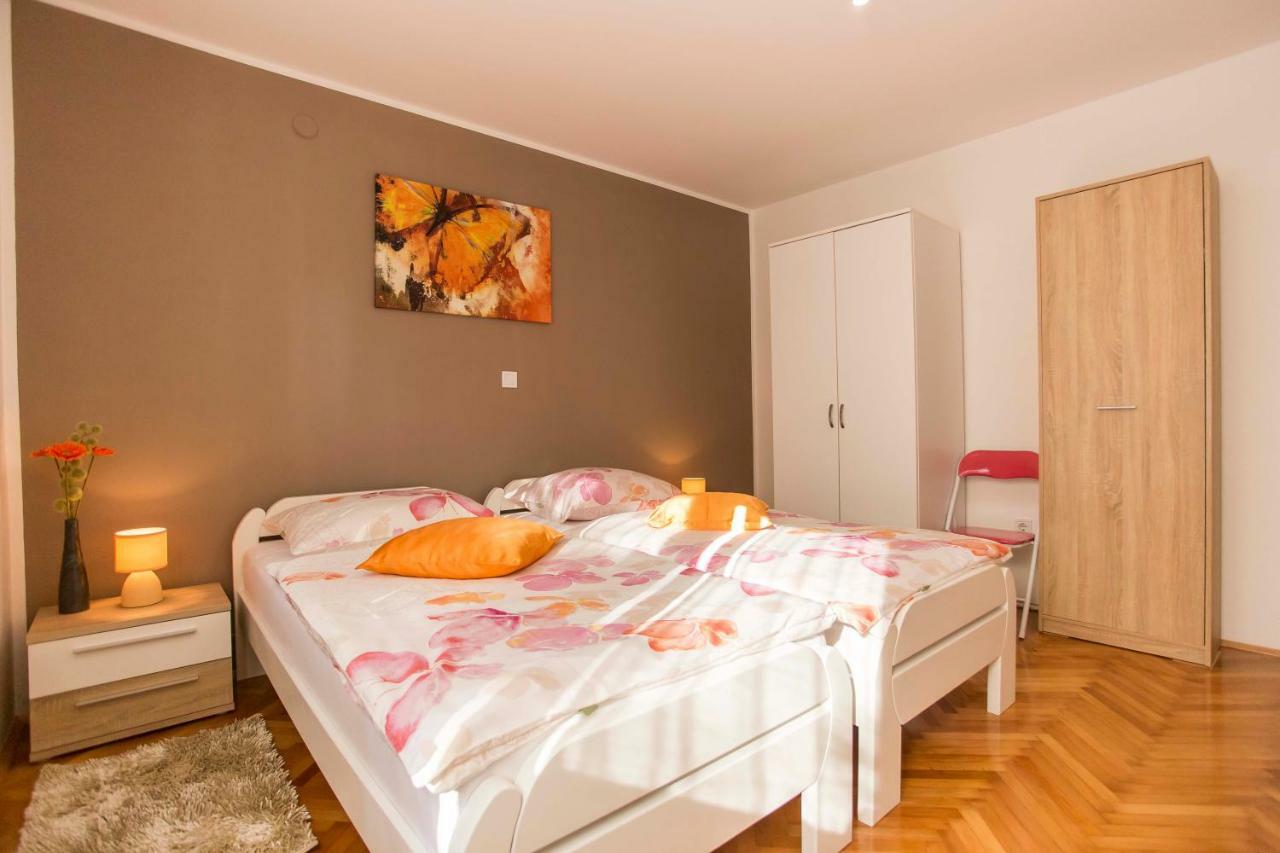 Apartman Barbara ロヴィニ エクステリア 写真