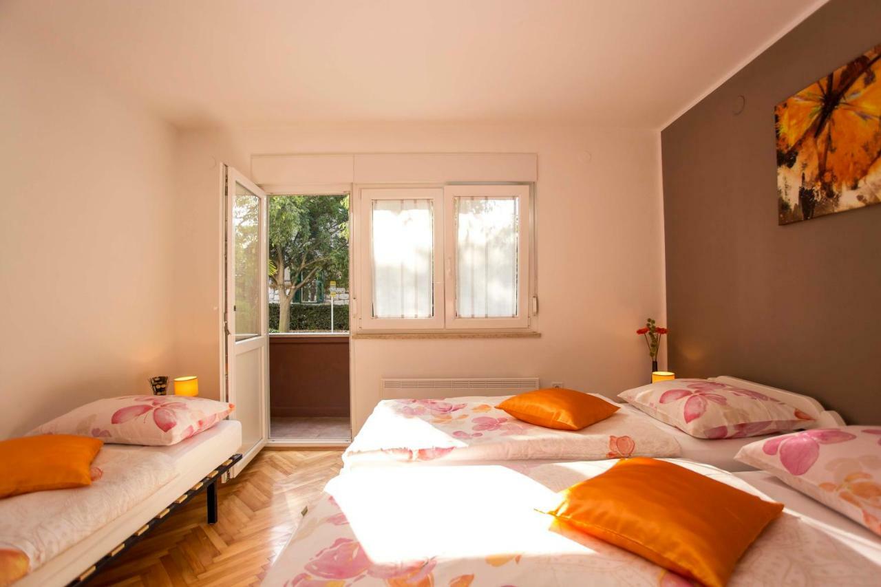 Apartman Barbara ロヴィニ エクステリア 写真