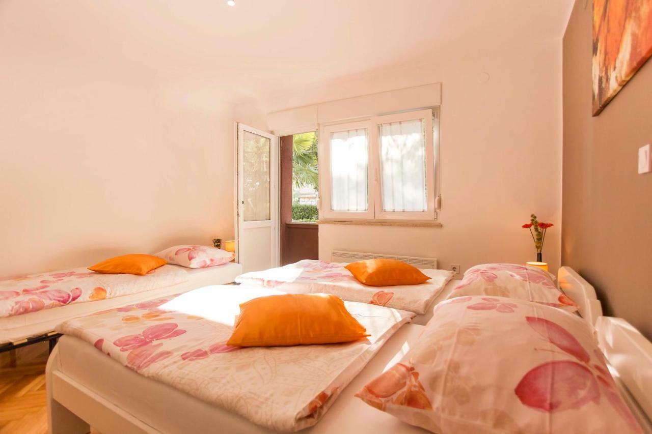Apartman Barbara ロヴィニ エクステリア 写真